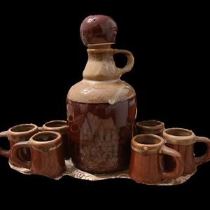 Jug w/ Six Mugs (Haus Mischung) House Mix
